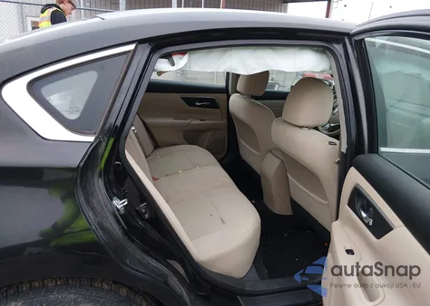 2015 Nissan Altima 2.5 S z USA, uszkodzony, nr VIN 1N4AL3AP9FC423052